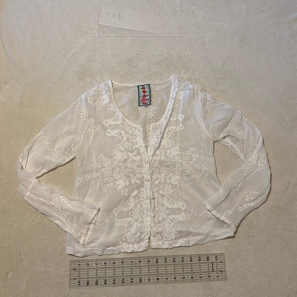 Beautiful Johnny Was embroidered white button up blouse - Picture 7 of 7